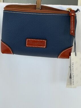 Dooney & Bourke wristlet